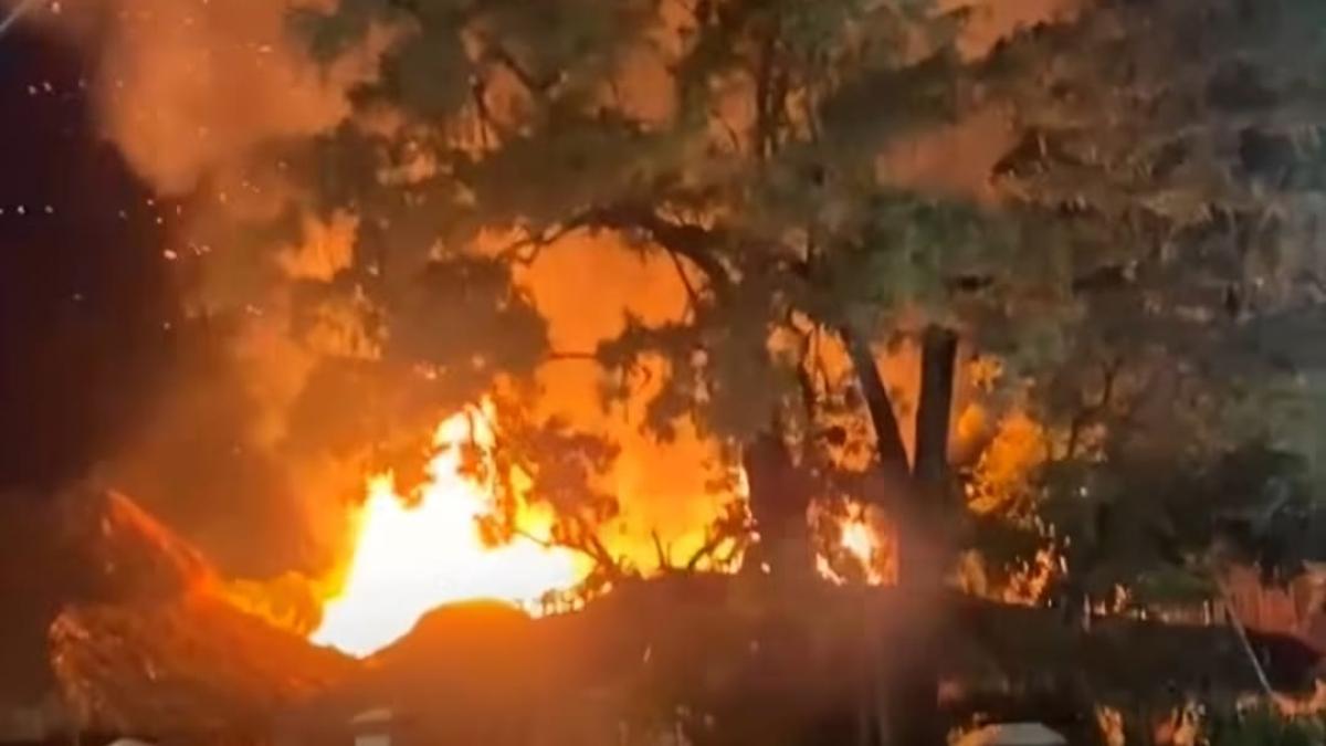 Desconocidos incendian instalaciones del restaurante "Las Dunas" en Baní