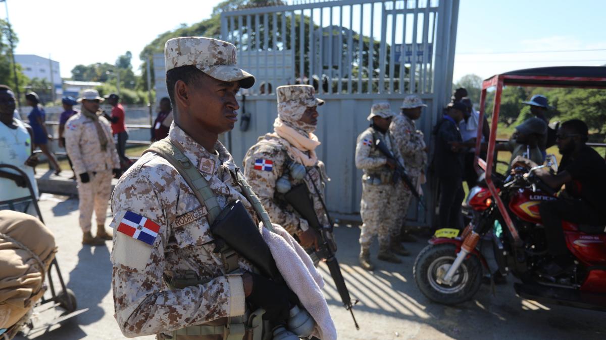 Ante violentos combates en Haití, frontera por Dajabón se mantiene militarizada