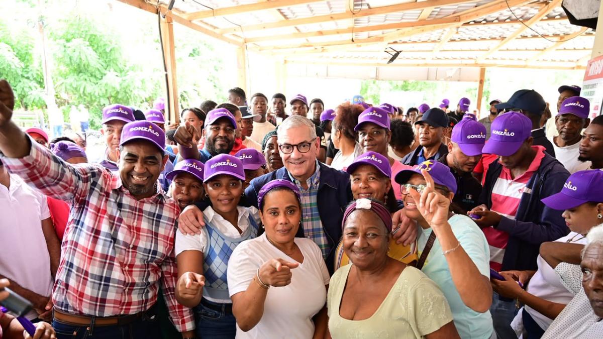 Gonzalo recorre siete localidades de Hato Mayor y reafirma que gobernar es resolver