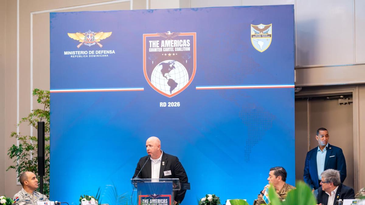 Asesor de Guerra de Estados Unidos dice en RD que narcotraficantes financian ONG