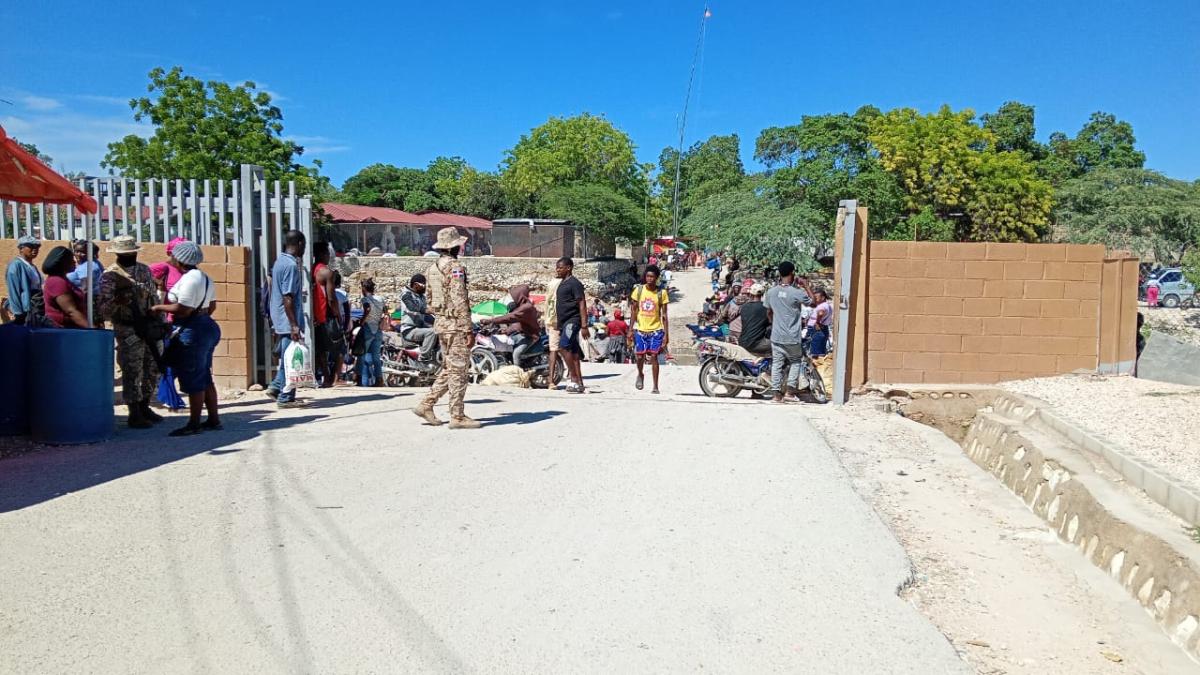 Mercado binacional opera con normalidad bajo seguridad reforzada en la frontera sur
