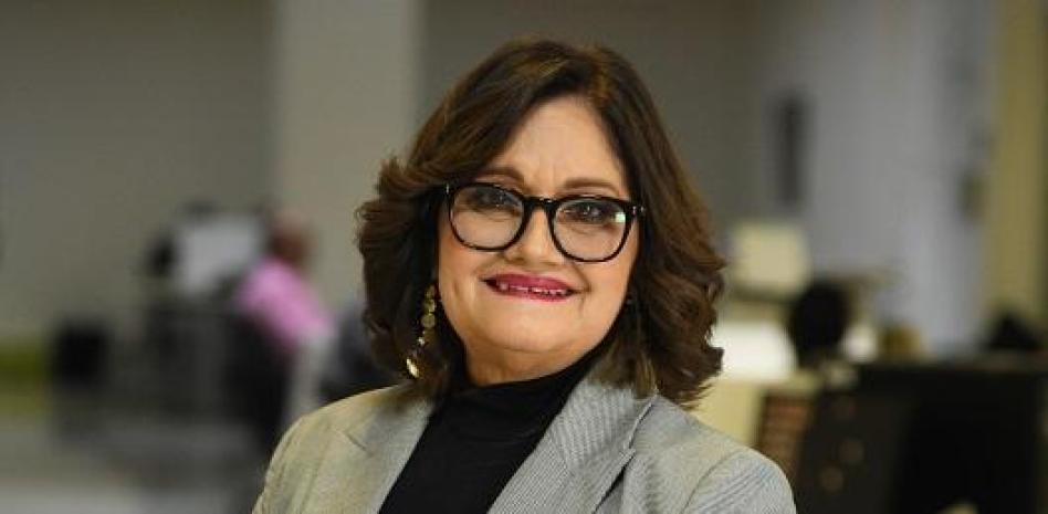 La Lic. Rafaela Burgos está respondiendo preguntas a los lectores de Listín Diario