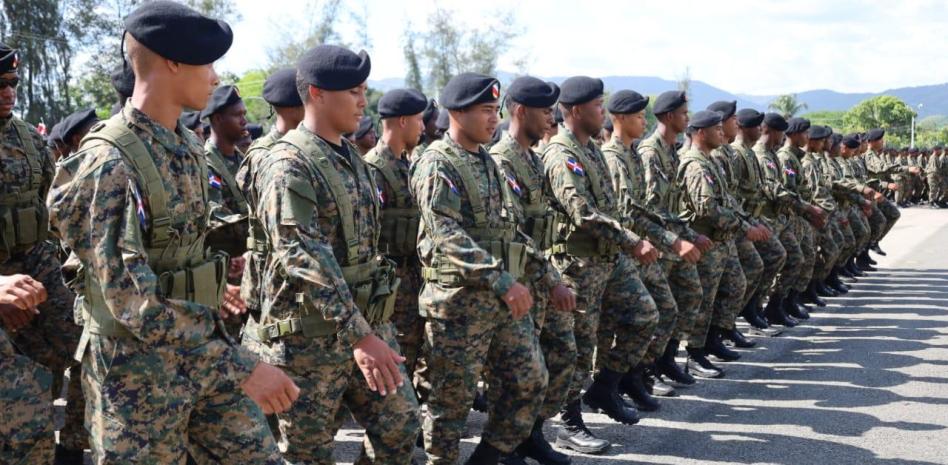 TC declara inconstitucional decreto presidencial sobre rangos militares