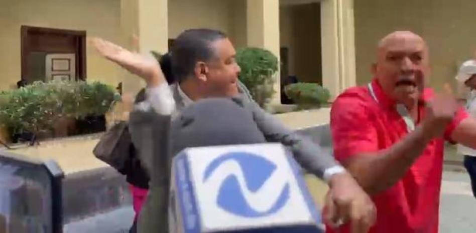 Se querellan contra Jhossan Capell por agredir al padre de una de las víctimas del caso Jet Set