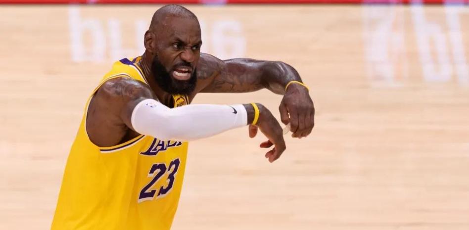 LeBron despierta interés en equipos de NFL, NHL y en el mundo del golf