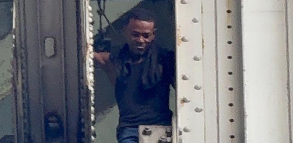 Detienen a hombre atrincherado en puente Duarte