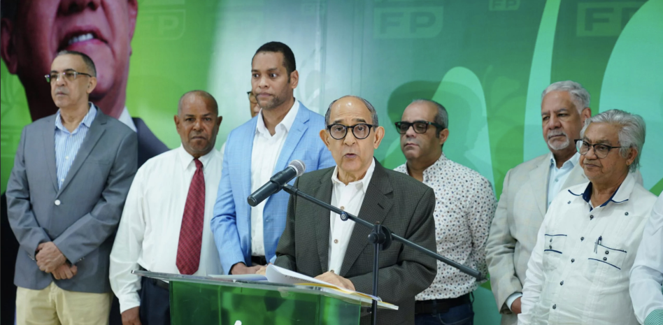 Fuerza del Pueblo denuncia “régimen paralelo” en los contratos del Gobierno