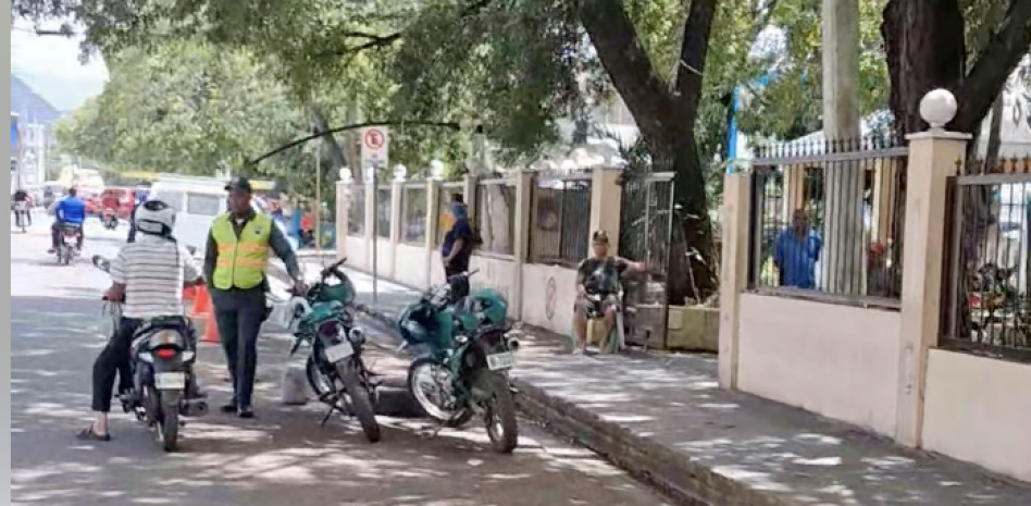 Gobernadora desmiente supuesta desautorización a operativo de la Digesett en Baní
