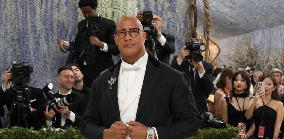 Dwayne Johnson lidió en secreto con un 'bulto' testicular: "Ni siquiera se lo dije a mi esposa"