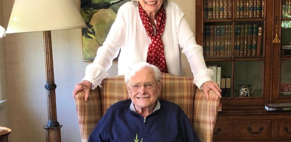 ¡Pocos lo logran! Actores William Daniels y Bonnie Bartlett celebran 75 años de matrimonio
