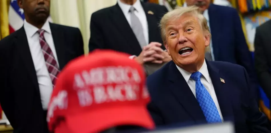Trump defiende sus millonarias ganancias: "No hago nada relacionado con mis negocios"
