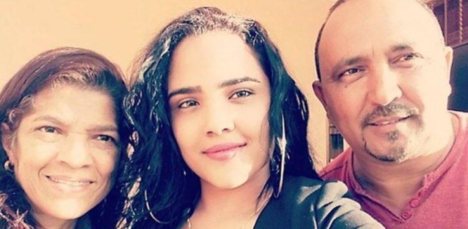 Martha Heredia confirma la muerte de su padre: “Hoy no puedo felicitarte”