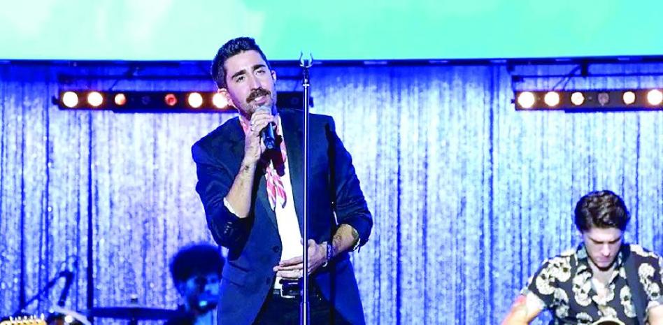Álex Ubago: el “cantante deprimido” que llega feliz a reencontrarse con su público dominicano