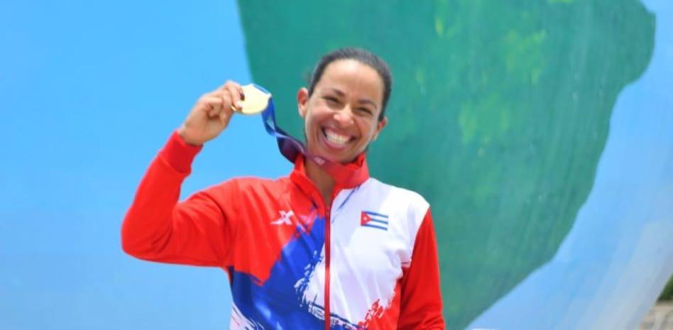 Marlies Mejías conquista la presea dorada en ciclismo de ruta femenino