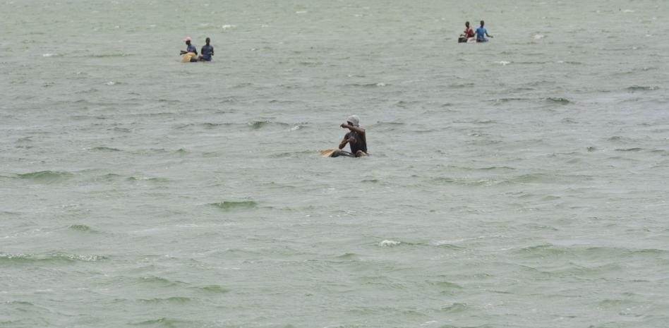 Familiares de pescadores desaparecidos en Montecristi reclaman una búsqueda aérea y marítima
