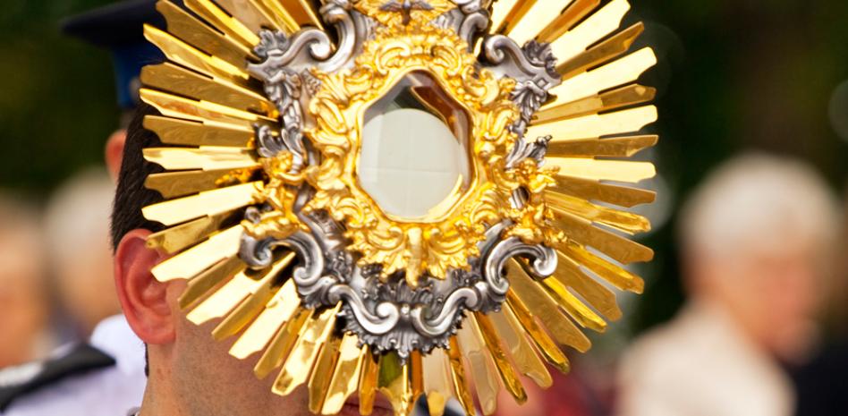 Con procesión, alfombras y oración, los dominicanos celebrarán este jueves de Corpus Christi