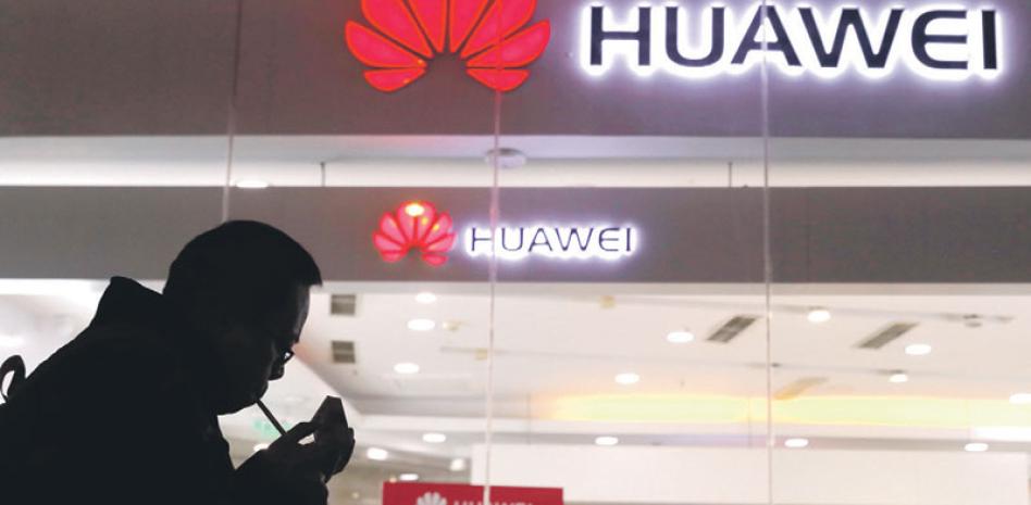 Huawei amenazado ante la posibilidad de un retiro del mercado en países de la Unión Europea