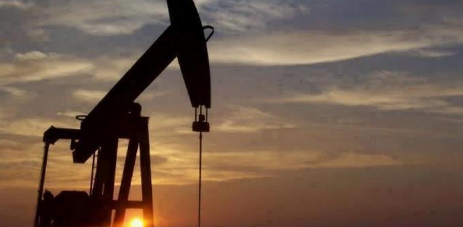 El petróleo de Texas baja a 103.64 dólares el barril ante posible diálogo entre EE. UU. e Irán