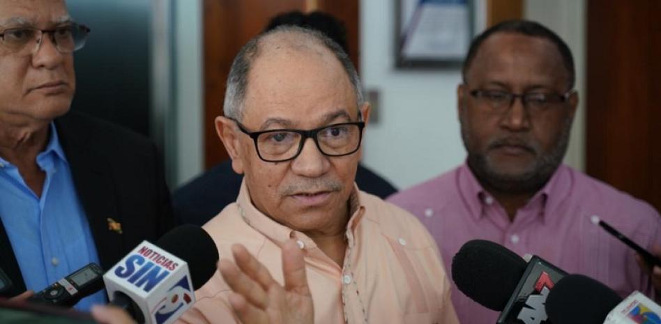 Pepe Abreu condena reintroducción de reforma laboral al Congreso Nacional
