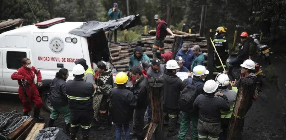 Atrapadas 12 personas tras explosión en mina de carbón en Colombia