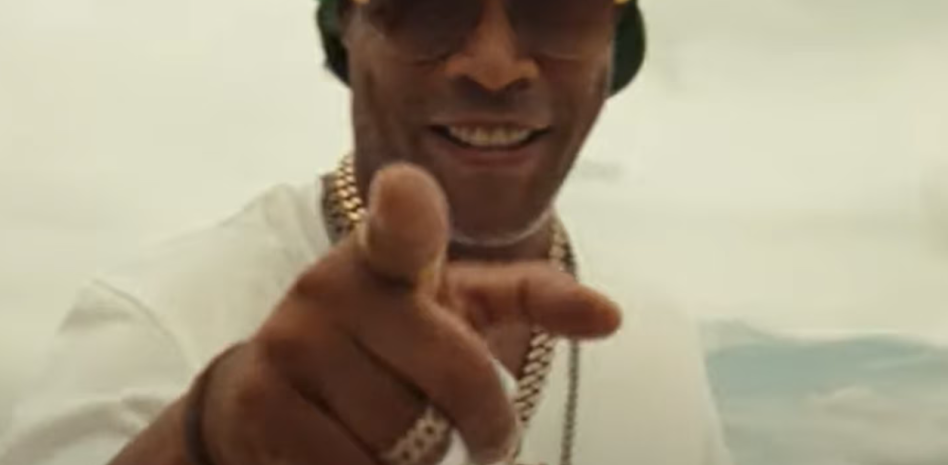 Ronaldinho lanza su primer disco llamado ‘Camisa 10’, con Pitbull, Sean Paul y Juan Magán