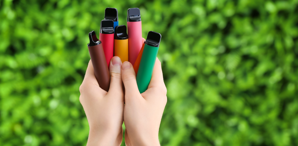Científicos alertan contra el peligro de los sabores y el diseño de los cigarrillos electrónicos