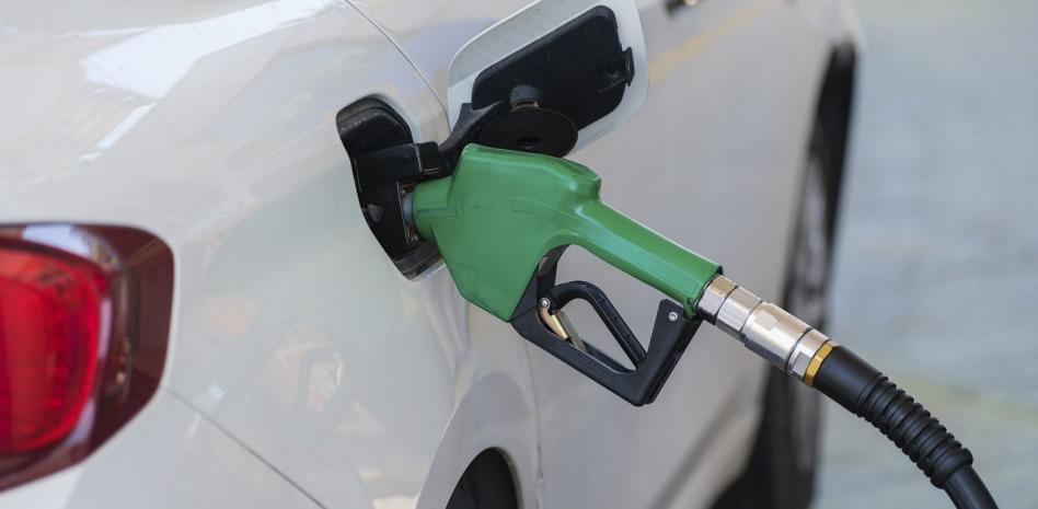Gobierno congela los combustibles para primera semana de agosto