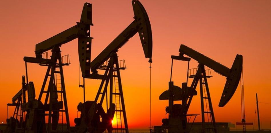 Precio de petróleos WTI y Brent se acercan a los US$100