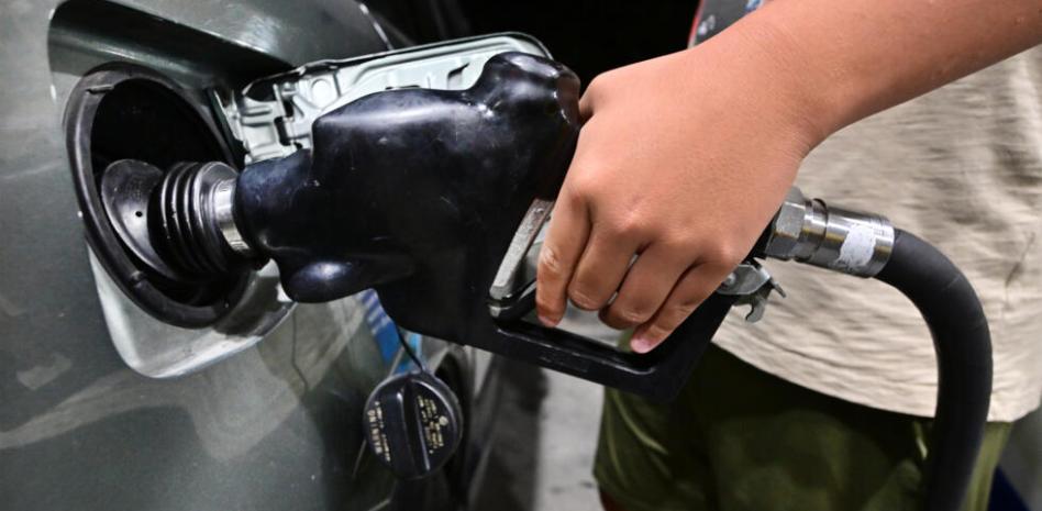 Precios del petróleo se elevan alcanzado su máximo desde 2022