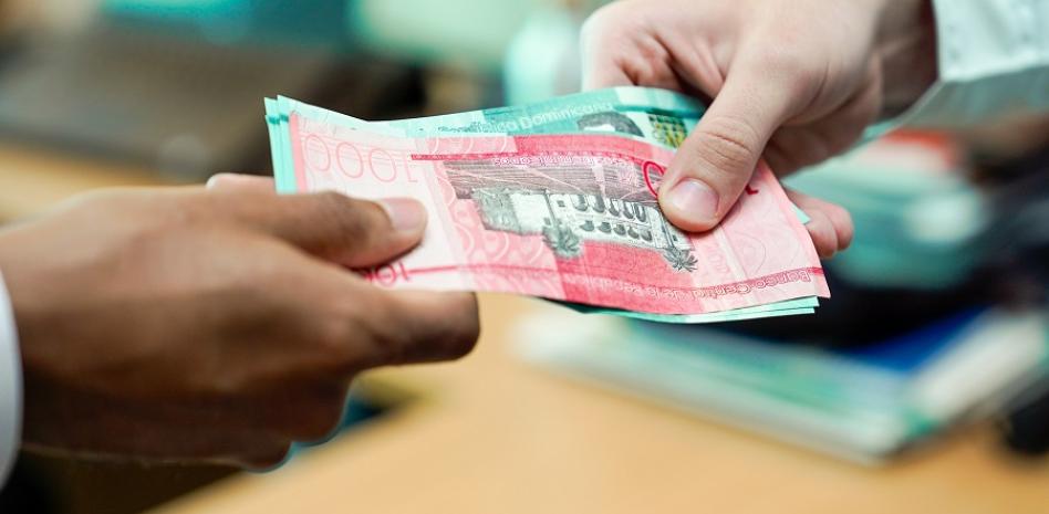 El Gobierno propone aumento a pasajes aéreos, transacciones bancarias, vape y juego de azar