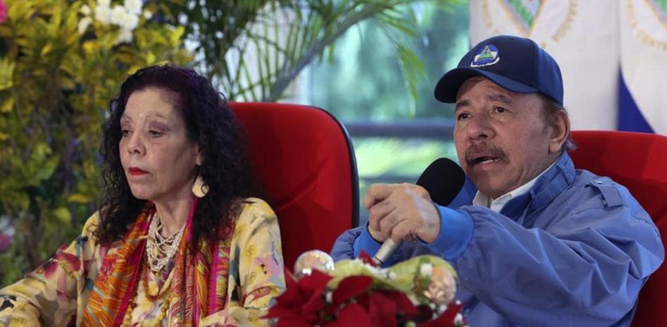 Nicaragua libera a obispo crítico y afirma que lo investiga por corrupción