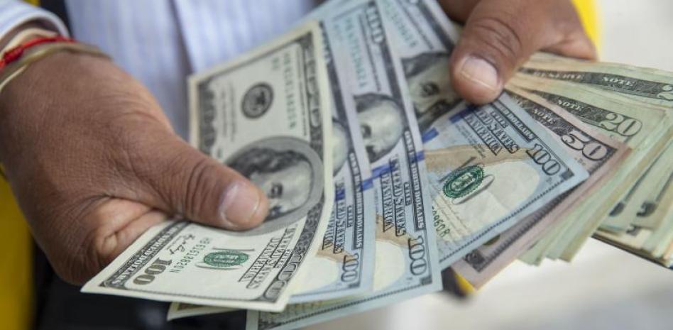 Precio del dólar hoy en República Dominicana; Google corrige error en tasa de cambio