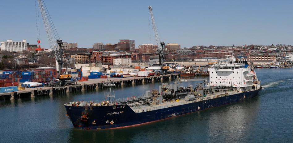 EEUU "deshabilita" nuevo buque petrolero que se dirigía a Irán tras violar bloqueo naval
