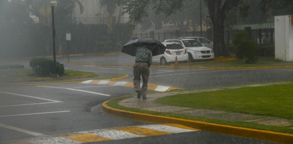 Vaguadas generarán fuertes aguaceros, tormentas eléctricas y ráfagas de viento este martes