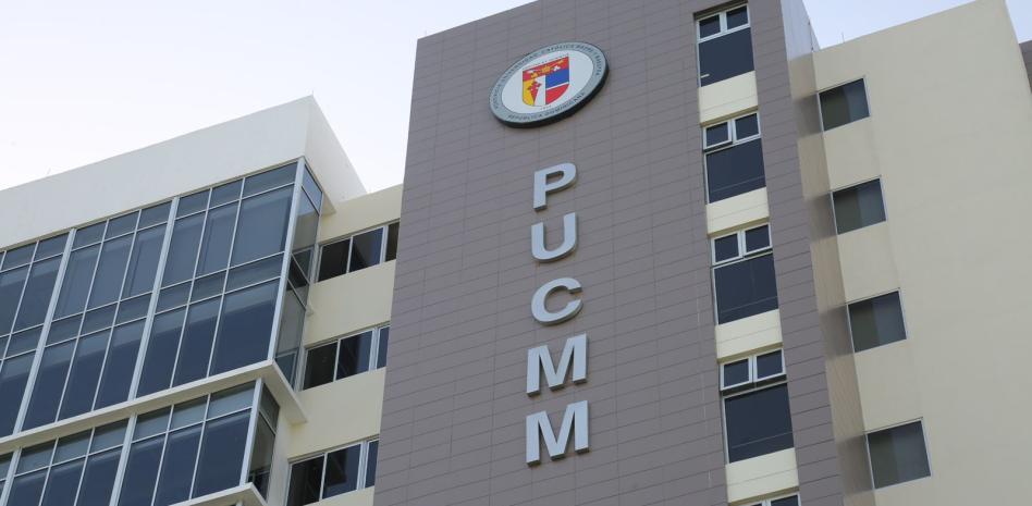 Reconocen a la PUCMM como la institución número uno en educación superior