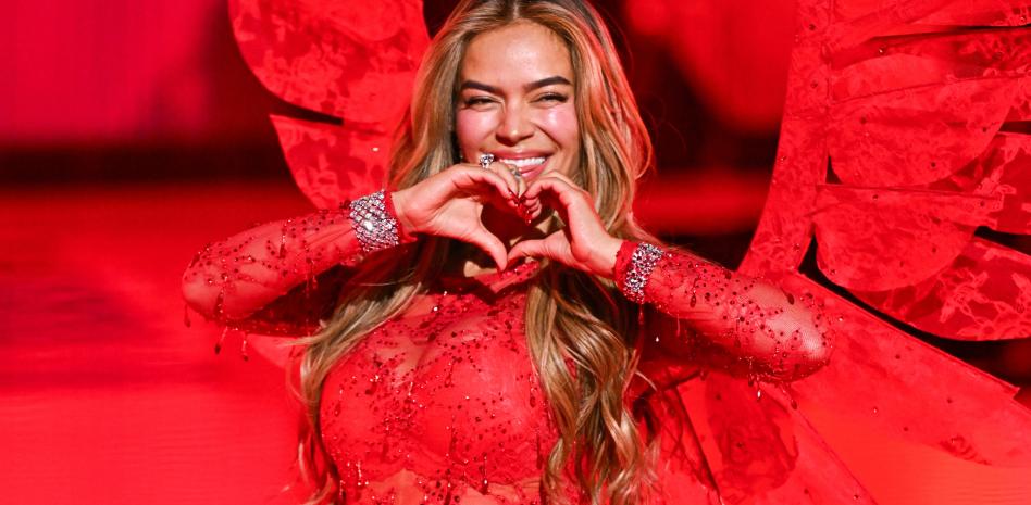 Karol G le pide a De la Espriella una Colombia "con más oportunidades y menos odio"