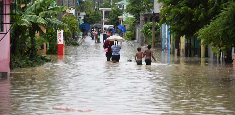 Emiten alerta amarilla para 16 provincias por vaguada; prevén lluvias para noche de este miércoles