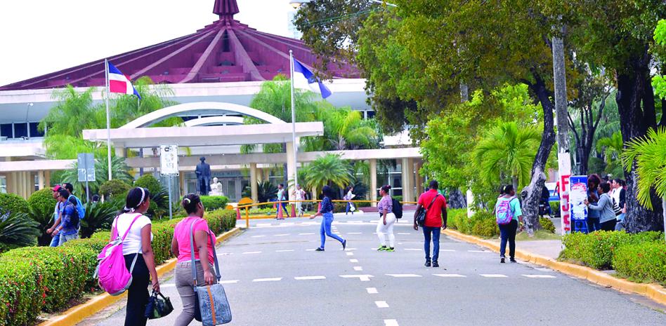 Mescyt retira becas a más de 600 estudiantes de la UASD por incumplimiento académico