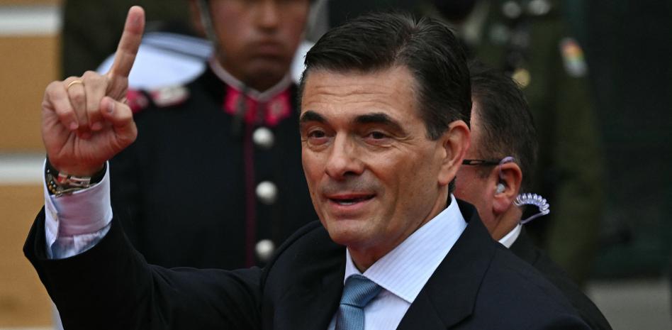 Presidente de Bolivia dice que en algunas zonas el diálogo levanta bloqueos y en otras aumentan