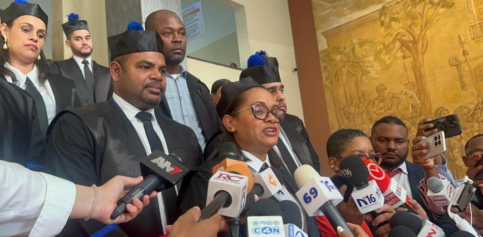 Aplazan otra vez vista de conciliación por demanda de difamación contra Mirna Ortiz
