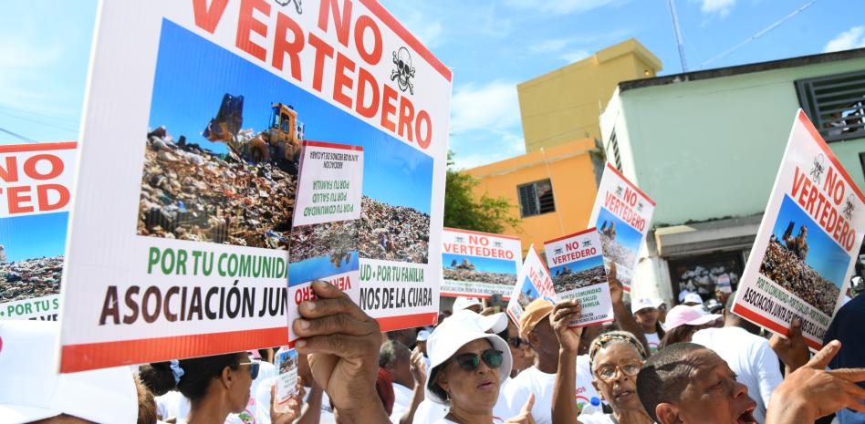 Comunitarios de La Cuaba seguirán luchando en contra de vertedero y llevarán el caso a la justicia