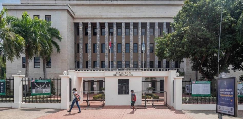 Suspenden docencia para Montecristi, Santiago Rodríguez y Valverde por alerta roja