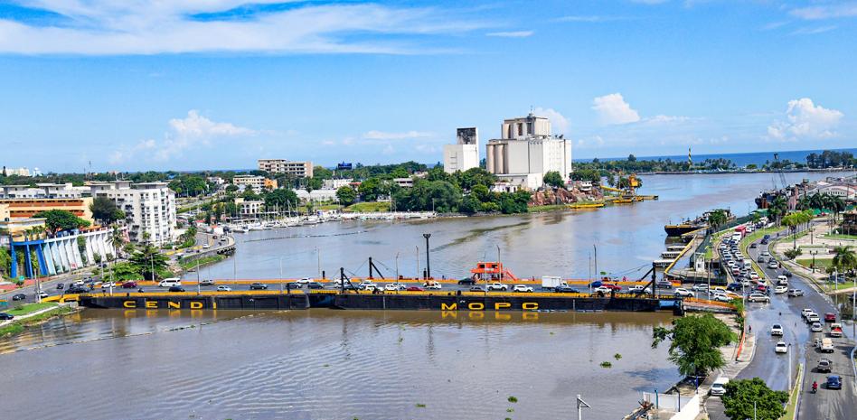 Puente flotante y paso a desnivel avenida 27 de Febrero con Tiradentes, cerrados temporalmente