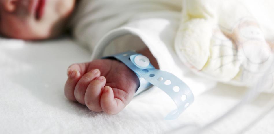 Familia solicita ayuda para costear transplante de hígado de bebé de un año