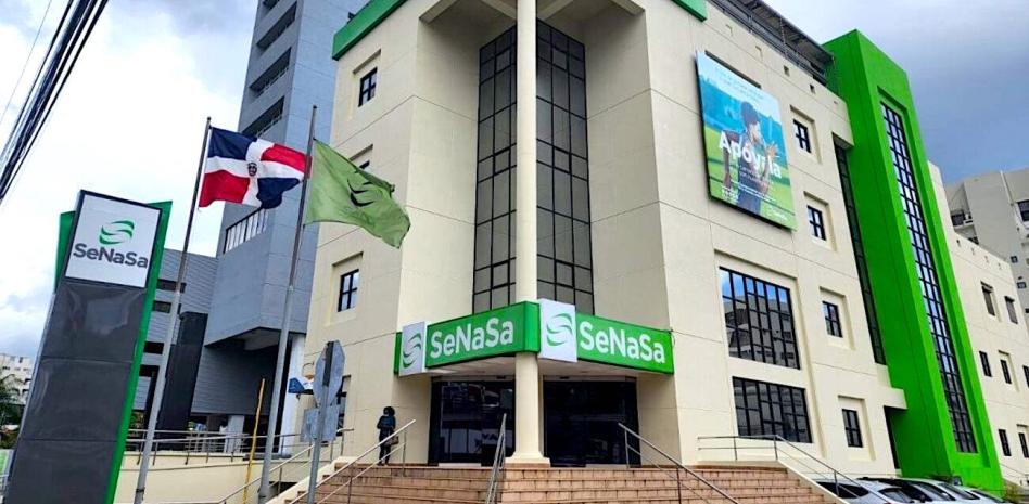 La PGR arresta a exauxiliar de autorizaciones médicas de Senasa cuando intentaba salir del país