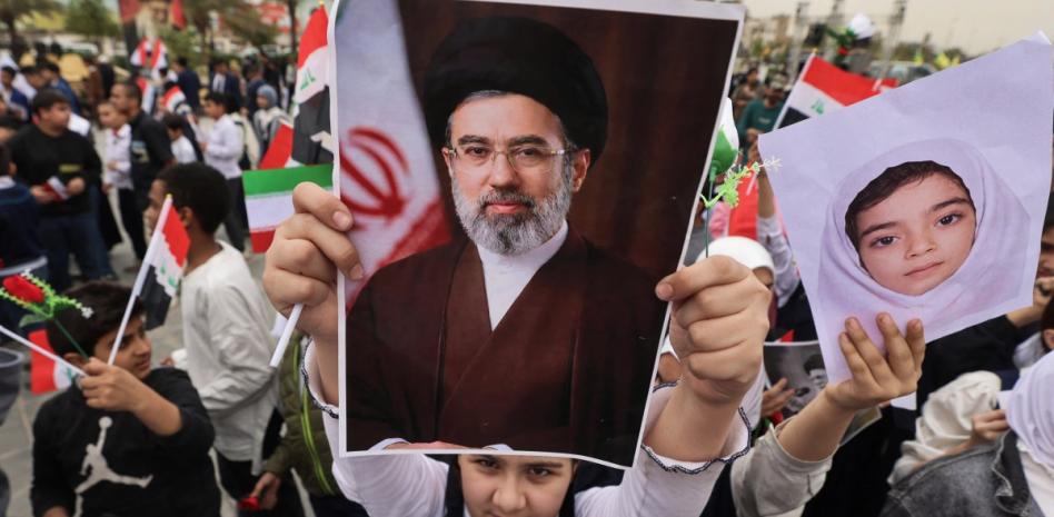 Estados Unidos se verá obligado a abandonar Oriente Medio, afirma Líder supremo de Irán