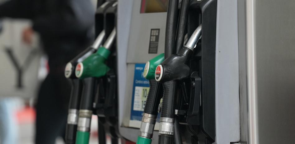 El brent baja con fuerza y se acerca a los 106 dólares ante la nueva propuesta de Irán
