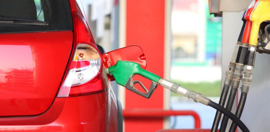 Aumentan precios de gasolinas y gasoil entre RD$4.00 y RD$8.00