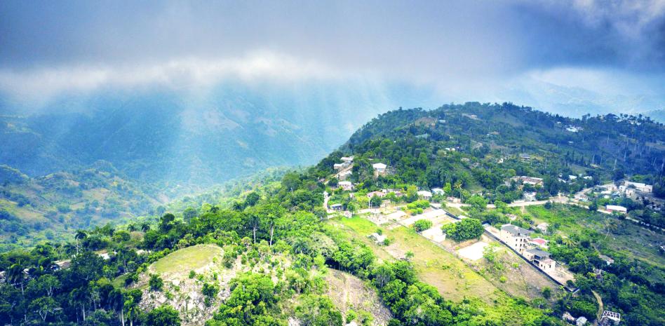 Conferencia del Episcopado pide preservar las cordilleras Central, Septentrional y el agua