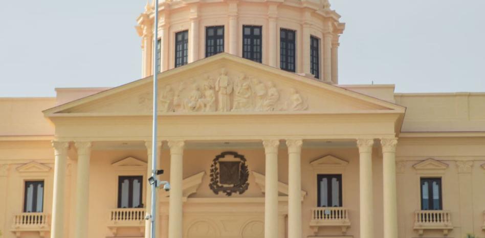 Tras supuestas irregularidades en la DEA, Abinader retira condecoración al agente Melitón Cordero